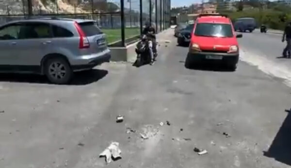 بالفيديو: استهداف سيارة «رابيد» على طريق العباسية
