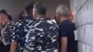 بالفيديو: إشكال وتدافع في مركز اقتراع صربا
