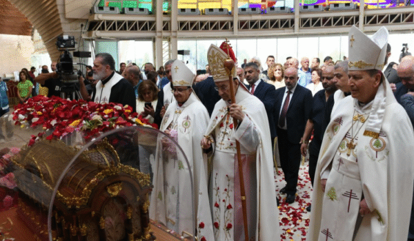 القديسة تريز في بكركي: ورود النعم على لبنان وشعبه 1 القديسة تريز في بكركي: ورود النعم على لبنان وشعبه