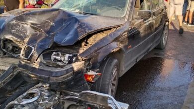 حادث سير مروع بين سيارة ودراجة نارية على طريق أبو الأسود الزرارية يُسفر عن عدة إصابات