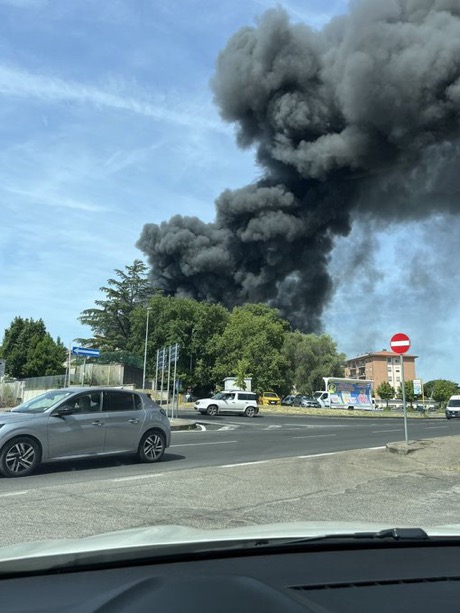 VIDEO: Massive Fire Erupts at Tuscia University in Viterbo, Italy 3 Italy, Tuscia University, Viterbo,
