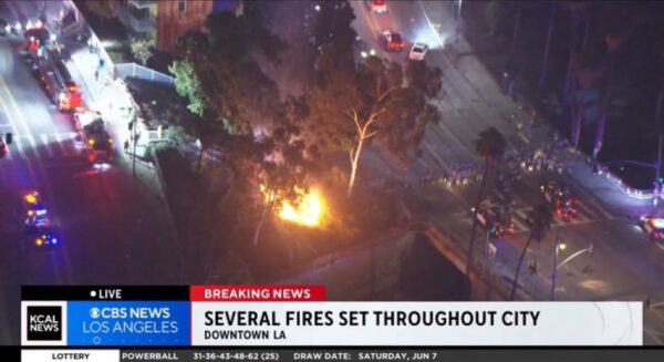 Multiple calls coming in of looters fighting with LAPD officers at 6th & Broadway 1 Multiple calls coming in of looters fighting with LAPD officers at 6th & Broadway