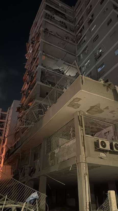 VIDEO: 4 morts dans une attaque de missiles iraniens sur Tel-Aviv, et environ 129 blessés