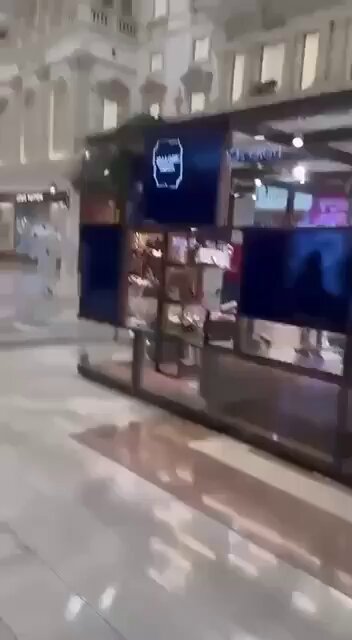 VIDEO: Panic in Doha mall during Iranian missile strike 1 VIDEO: Panic in Doha mall during Iranian missile strike