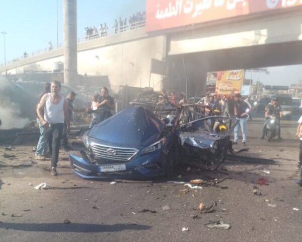 بالفيديو: استهداف سيارة في خلدة جنوب بيروت