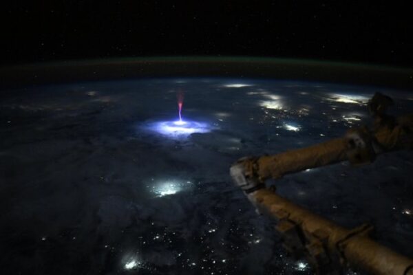 An Unbelievable Capture from Space: A "Gigantic Jet" Photographed from the ISS
