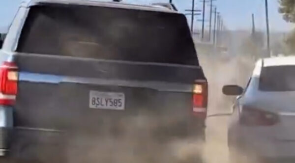 Video: Anti-ICE Protesters Hurl Rocks at Federal Agents’ Vehicles After Raid on Camarillo Farm 3 Video: Anti-ICE Protesters Hurl Rocks at Federal Agents’ Vehicles After Raid on Camarillo Farm