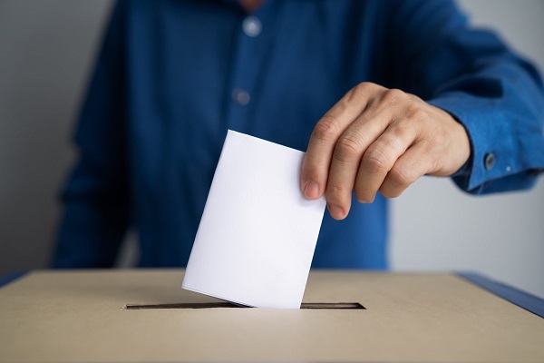 الأحزاب السياسية أمام زحمة مرشحين أثرياء يتنافسون على مقاعد الانتخابات 3 الأحزاب السياسية أمام زحمة مرشحين أثرياء يتنافسون على مقاعد الانتخابات