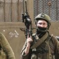 تقرير عن تحويل إسرائيل ملايين الدولارات من "أموال السلطة" لفلسطينيين تعاونوا مع جيشها