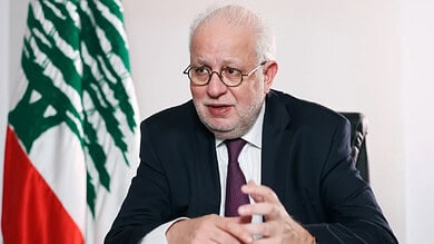 لبنان الحر في مواجهة الحزب: وزير العدل يُحذّر من جرّ البلاد إلى الانهيار