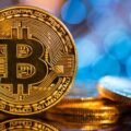 أسعار العملات الرقمية تتراجع بقيادة بيتكوين وإيثريوم