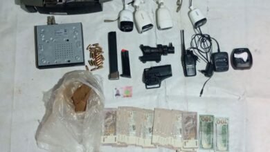 بالصور: الجيش اللبناني يوقف مطلوبين بينهم سوري في بريتال وشدرا والهرمل ويضبط مخدرات وأسلحة