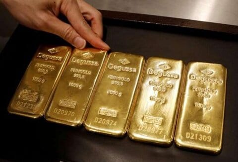 سعر الذهب يترقب المؤشرات حول الفائدة الأمريكية بانتظار ندوة جاكسون هول