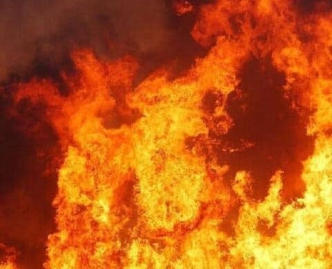 حريق ضخم يلتهم الأحراج بين عماطور وبسري في جزين وطوافات الجيش تتدخل 3 عماطور