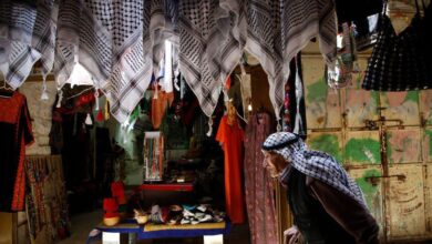 الكوفية الفلسطينية: حكاية رمز، وتاريخ شعب
