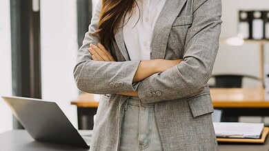 تقرير التفتيش المركزي يكشف استمرار وزيرة سابقة بإصدار أوامر بعد مغادرتها الوزارة