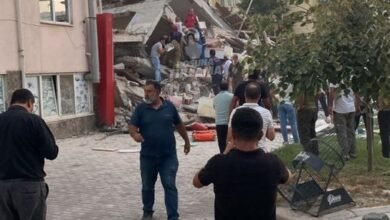 PHOTO: Building collapses in Balıkesir, Turkey
