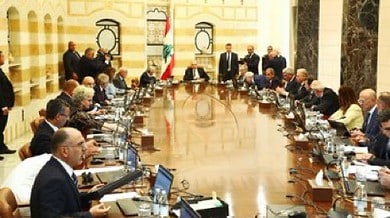 مجلس الوزراء يؤجل البند الأول المتعلق بالسلاح إلى نهاية الدورة