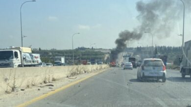 بالفيديو: استهداف سيارة على أوتوستراد ⁧‫الزهراني‬⁩