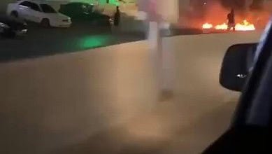 ‏مناصرو الثنائي أمل يقطعون طريقي ⁧‫زحلة‬⁩ وشتورة‬⁩