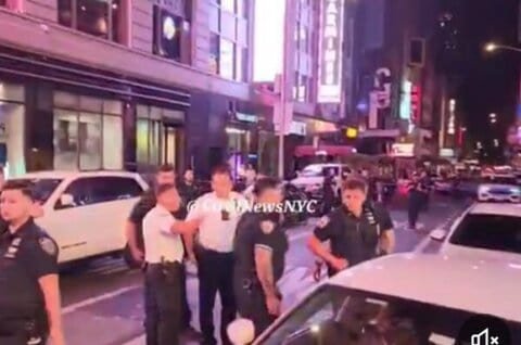Times Square Shooting Leaves Three Injured, Suspect in Custody - Video 1 Times Square shooting