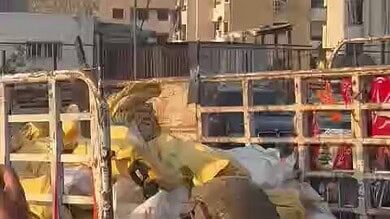 بالفيديو: تسليم دفعة من سلاح المخيمات ووضعها في عهدة الجيش اللبناني