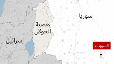 “رفع العلم الإسرائيلي” خلال احتجاجات في السويداء، وممر بصرى الشام يشهد “حركة نشطة تجارياً وإنسانياً”