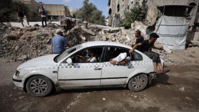 مئات الفلسطينيين ينزحون من أحياء مدينة غزة مع إعلان إسرائيل بدء المراحل الأولى من الهجوم