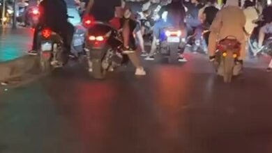بالفيديو: مسيرات دراجات وسيارات تجوب الشوارع