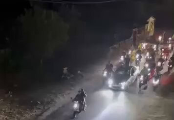 مسيرات لمناصري "الحزب" تجوب شوارع عدلون 1 مسيرات لمناصري "الحزب" تجوب شوارع عدلون