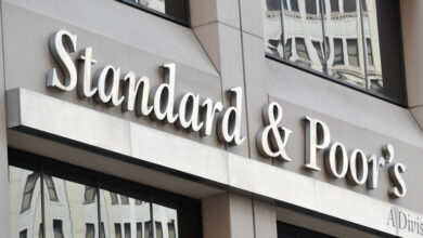 ستاندرد آند بورز ترفع تصنيف لبنان بالعملة المحلية إلى CCC وتثبت تصنيفه بالعملة الأجنبية عند SD