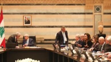وزير العدل عادل نصار يغادر جلسة مجلس الوزراء بعد خلاف حول اقتراع المغتربين