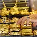 استقرار أسعار الذهب عالميًا بانتظار إشارات الفائدة الأمريكية