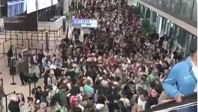 Video: Thousands stranded at Geneva Airport, unable to depart
