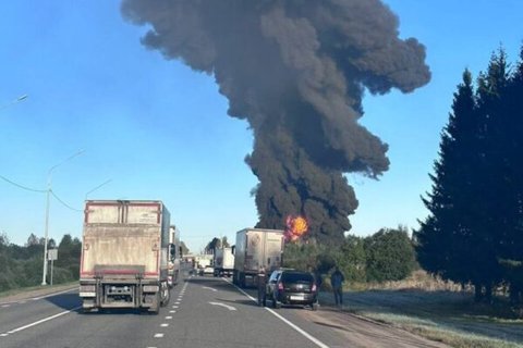 VIDEO: Truck–Train Collision in Russia Sparks Massive Fuel Fire