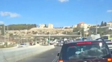 بالفيديو: إصابات في عملية إطلاق نار على حاجز النفق جنوب القدس