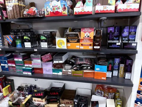 بالصور: الريجي ضبطت مصنوعات تبغية مهربة ومزورة في عرمون وكفرشيما والبسطة