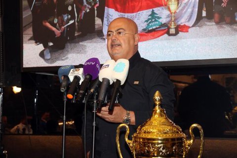 بالصور: وديع العبسي يكرّم منتخب لبنان للسيدات بالكرة الطائرة بعد تتويجه ببطولة غرب آسيا 1 وديع العبسي