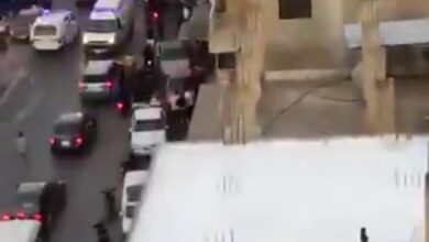بالفيديو: إصابات في غارة على طريق كفرا – صديقين جنوبي لبنان