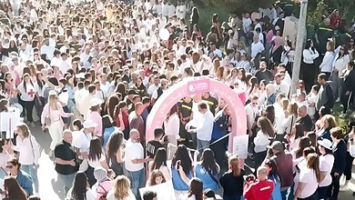 مسيرة دعم لمرضى سرطان الثدي في زحلة برعاية البلدية ومن تنظيم مؤسسة ميشال ضاهر 4 مسيرة دعم لمرضى سرطان الثدي في زحلة برعاية البلدية ومن تنظيم مؤسسة ميشال ضاهر