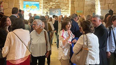 خان صاصي في صيدا القديمة ينبض بالحياة: الفن والموسيقى يلتقيان في أمسية روتارية استثنائية