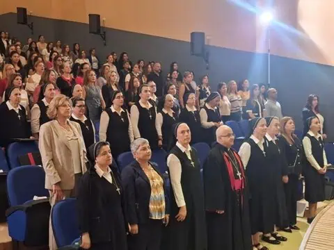 بالصور: جامعة العائلة المقدسة - البترون تنظم مؤتمرًا دوليًا حول "الوساطة في قلب السلام في لبنان" 1 العائلة المقدسة