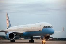 Update: Pete Hegseth’s Air Force C-32 Makes Emergency Landing in UK Due to Windshield Crack