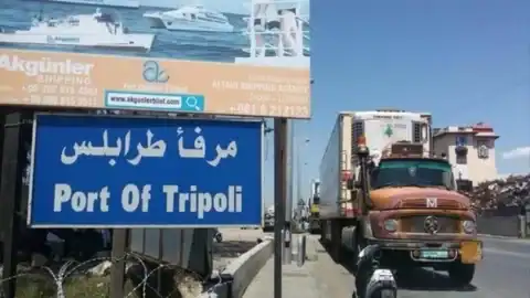 سيدة من الجمارك بقبضة التحقيقات بتهمة تسهيل التهريب لصالح “الحزب" 1 سيدة من الجمارك بقبضة التحقيقات بتهمة تسهيل التهريب لصالح “الحزب"