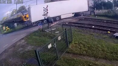 Dramatic Netherlands Train–Truck Crash Caught on Camera in Meteren 6 Dramatic Netherlands Train–Truck Crash Caught on Camera in Meteren