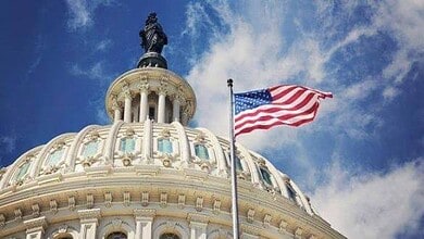 جدل دستوري حول صلاحية وزير العدل في ملاحقة المعاقَبين أميركياً