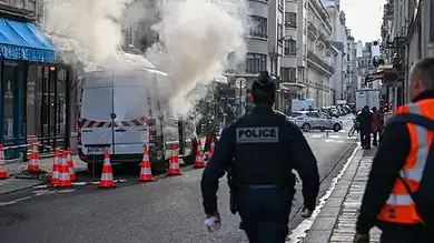 Explosions et incendie d’un van au centre de Paris près du bureau du Premier ministre
