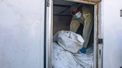 جثث مشوهة و"آثار تعذيب"، كيف يتعرف فلسطينيون على ذويهم في قطاع غزة؟ 4 جثث مشوهة و"آثار تعذيب"، كيف يتعرف فلسطينيون على ذويهم في قطاع غزة؟