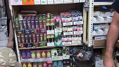 بالصور والفيديو: إطلاق نار على دورية "الريجي" بعد دهم مستودع تبغ مهرّب في بيروت