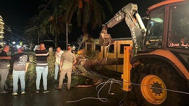 بالفيديو.. صور تتعرض لعاصفة قوية: كهرباء الكورنيش متضررة والشوارع غارقة